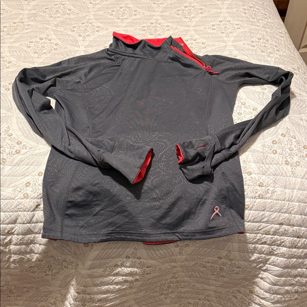 Ladies Sz M Winter Running Gray and Red Long Sleeve Pullover